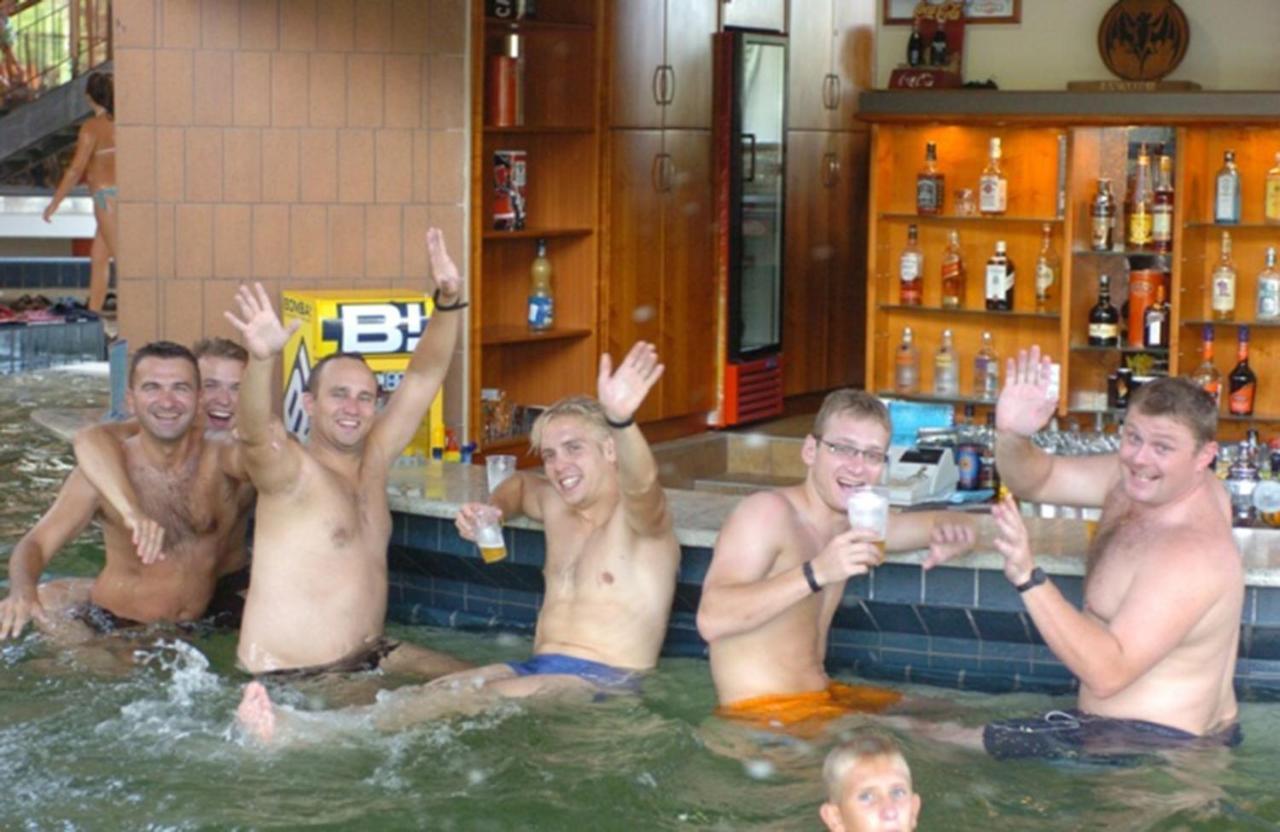 Hostel Maros Дьёр Экстерьер фото
