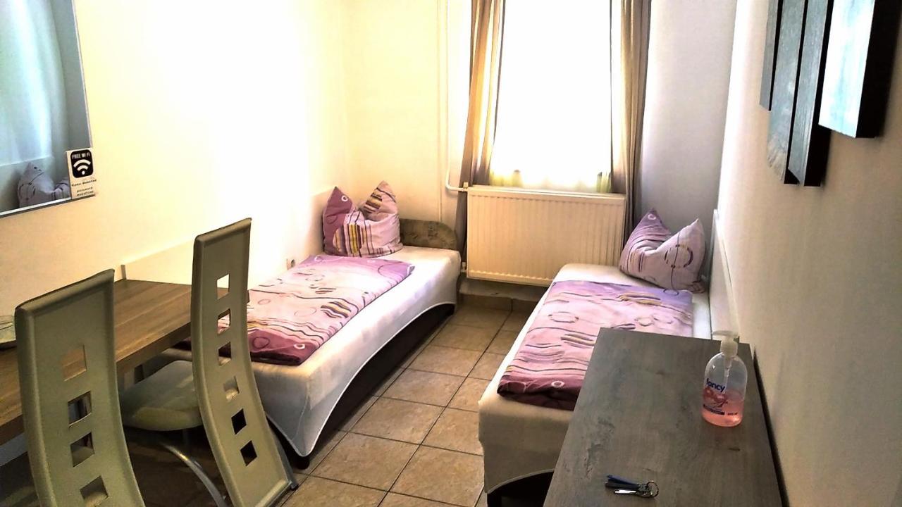 Hostel Maros Дьёр Экстерьер фото