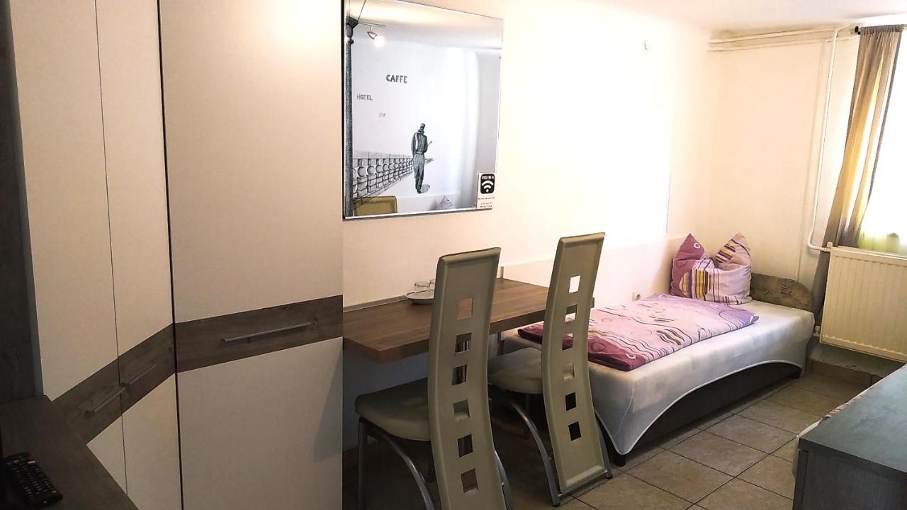 Hostel Maros Дьёр Экстерьер фото
