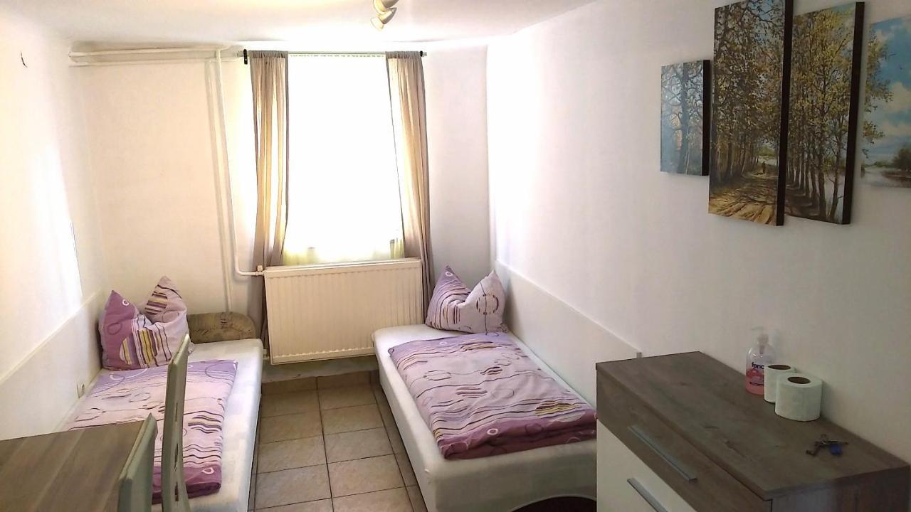 Hostel Maros Дьёр Экстерьер фото